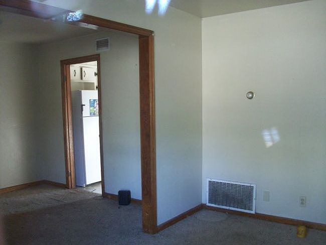 2nd image of 1100 Belvedere Cir W