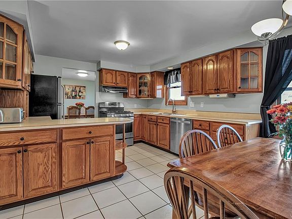 2nd image of 74 S Transit Hill Dr