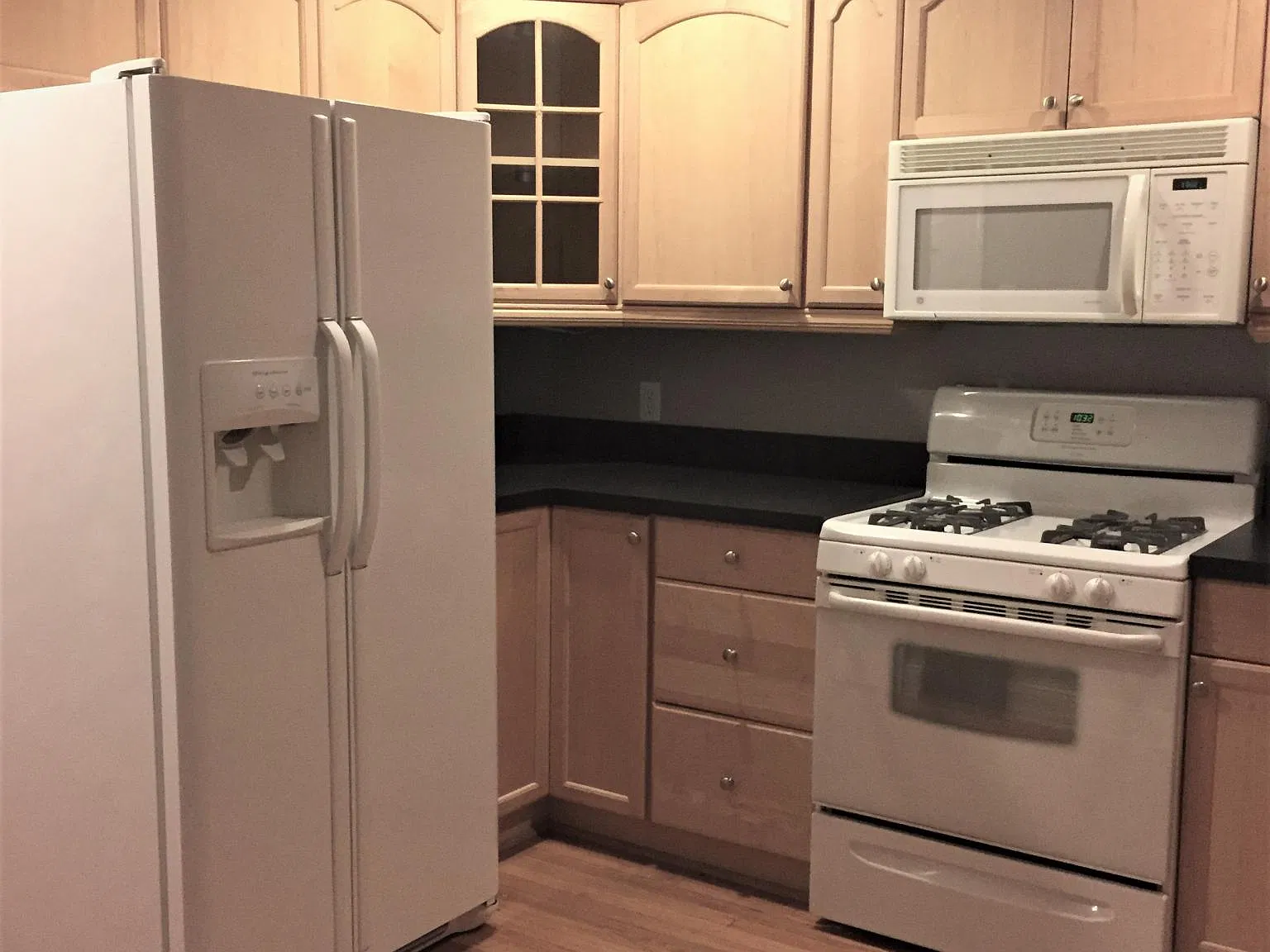 2 bed, 1.5 bath, 967 sqft, $1,600 — Photo 4