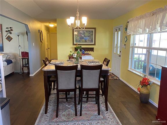 2nd image of 840 Santa Anna Dr