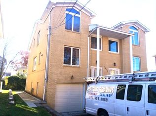 2410 6th St #A, Fort Lee, NJ 07024