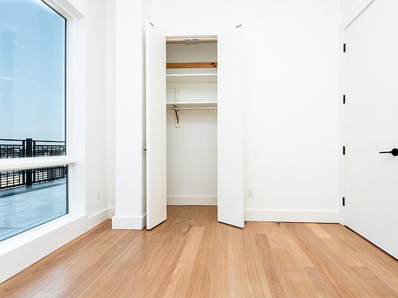 5th image of 215 Freeman St #Penthouse 5