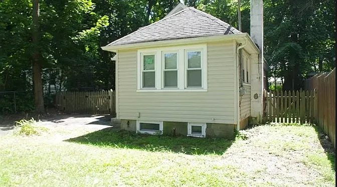 3 bed, 988 sqft, $2,800 — Photo 2