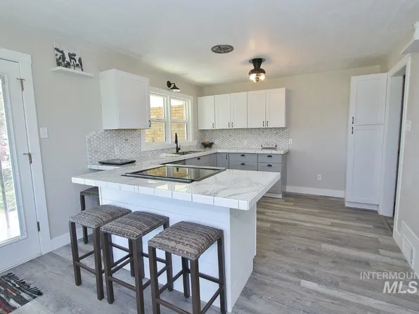 520 E Logan St, Caldwell, ID 83605