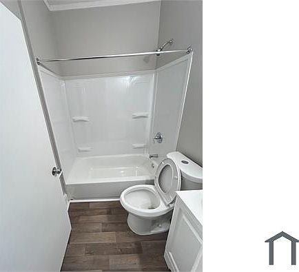 4th image of 628 Wayne St APT 6