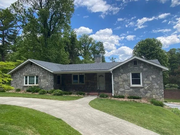 540 Blythe St, Hendersonville, NC 28739