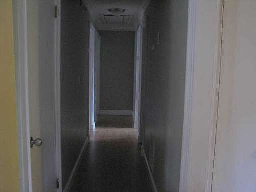 5th image of 715 Oxford Hall Dr