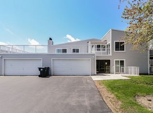 2246 N Baldwin Way UNIT 7, Palatine, IL 60074