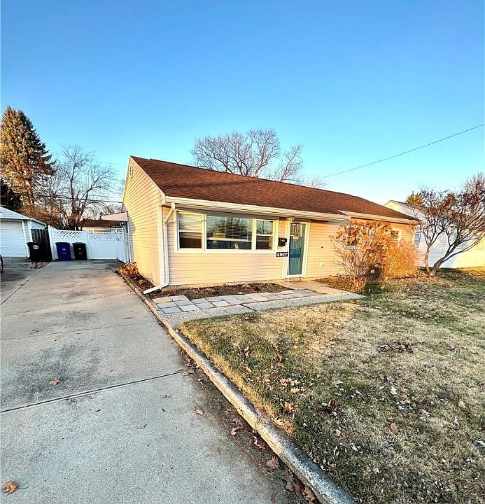 1st image of 4917 Woodbine Ave