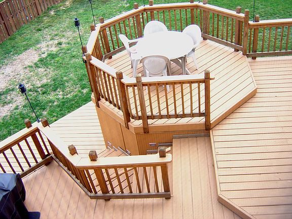 Multi-level deck (Partial view)