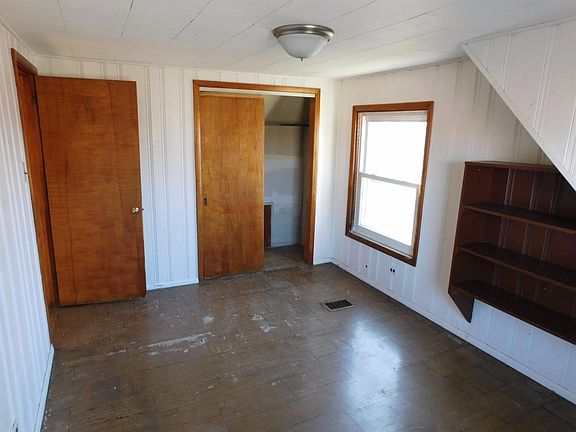 5th image of 4861 Ivy St