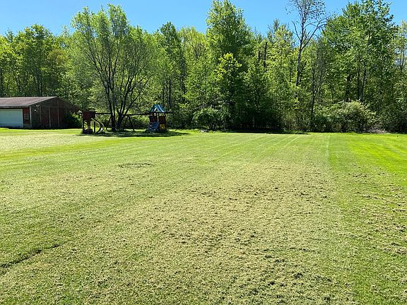 5th image of 33 Edgewood Dr