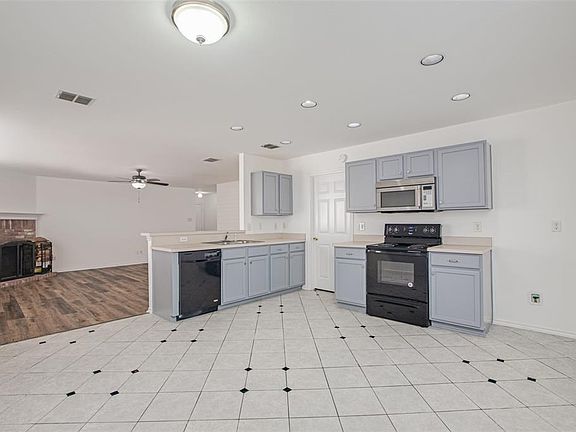 2nd image of 2607 Buckskin Dr