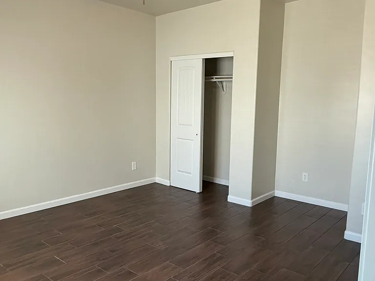 1831 E Breeze Ln — Photo 19