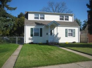 1 Carol Rd, Bethpage, NY 11714