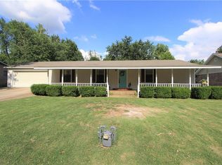 1917 S 13th St, Rogers, AR 72758