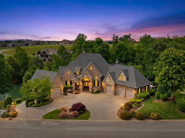 972 Taffrail Dr, Lenoir City, TN 37772