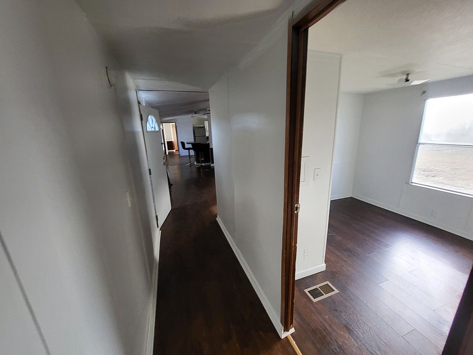 2nd image of 1148 Curtis Dr