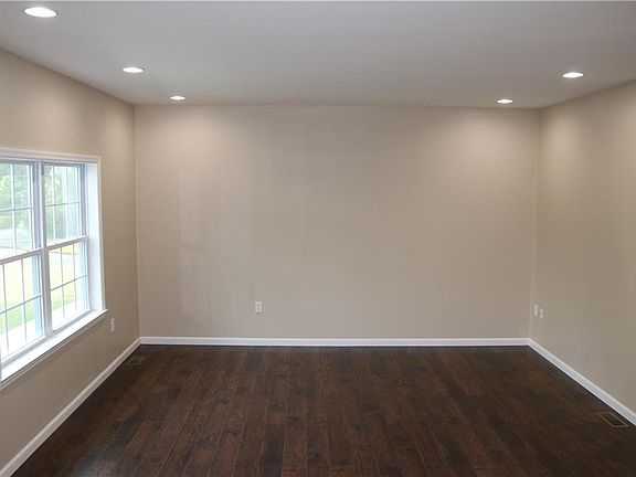 3rd image of 27 West St #B