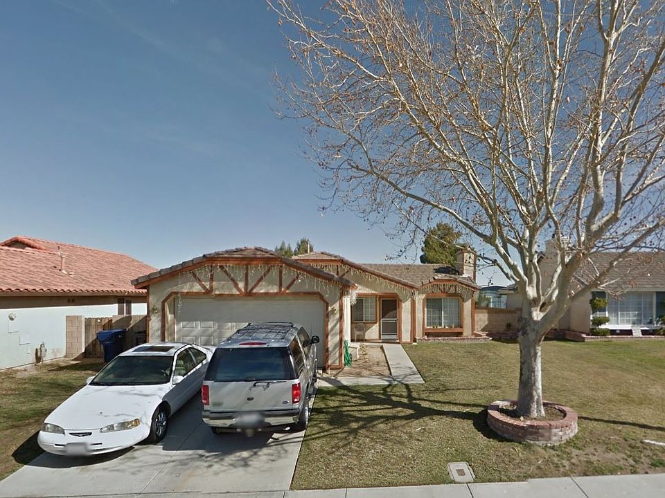 Front of House - Clean neighbors