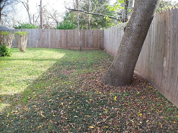 2nd image of 123 Dogwood St