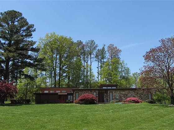 1st image of 208 High Forest Dr