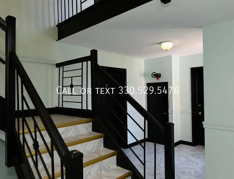 15725 Van Aken Blvd #M-108 — Photo 8