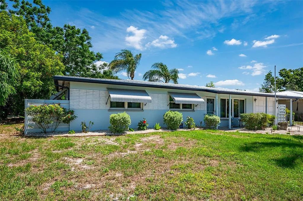 3 bed, 2.0 bath, 1232 sqft, $4,000 — Photo 3