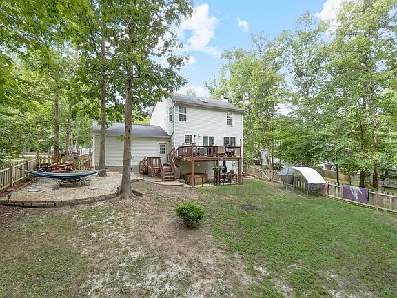 3rd image of 89 Riverside Dr