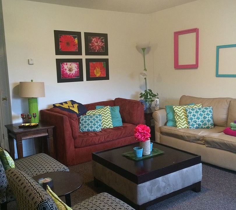 1st image of 220 Beechurst Ave APT 3