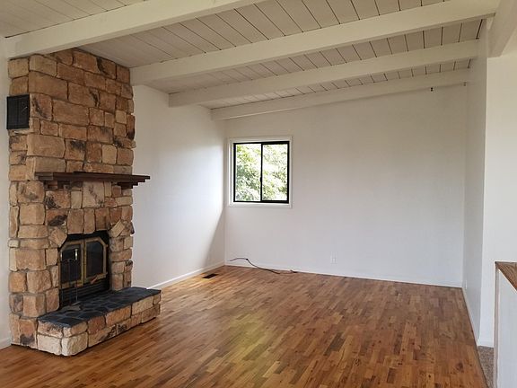 3rd image of 649 Bayview Dr