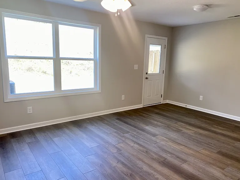 943 Center Rd #A — Photo 6