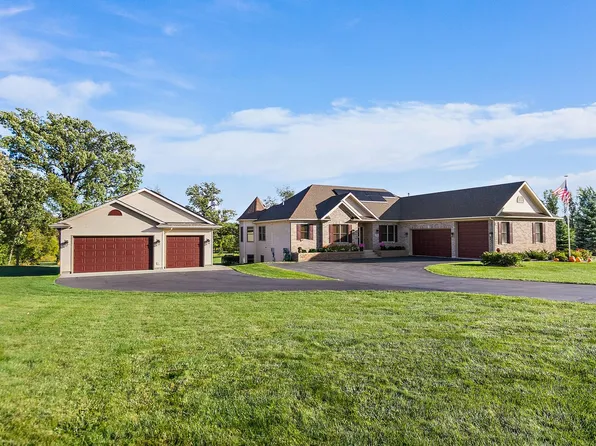 8908 S Hill Rd, Marengo, IL 60152