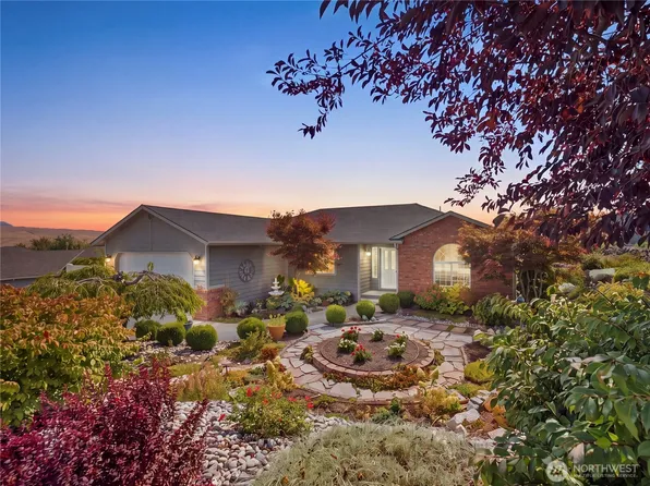 2304 Canyon Hills Drive, East Wenatchee, WA 98802