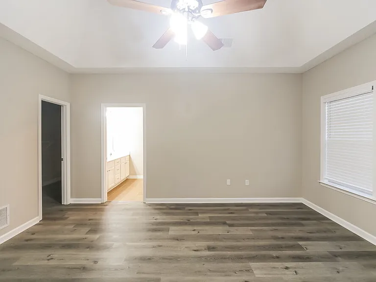 5606 Southbend Ln — Photo 11