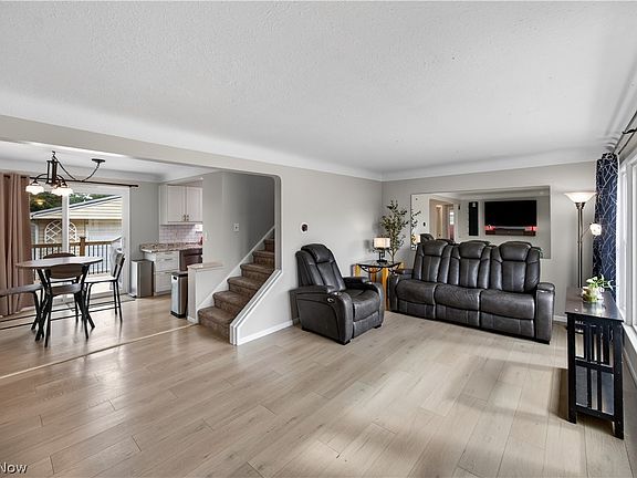 4th image of 29799 Robert St