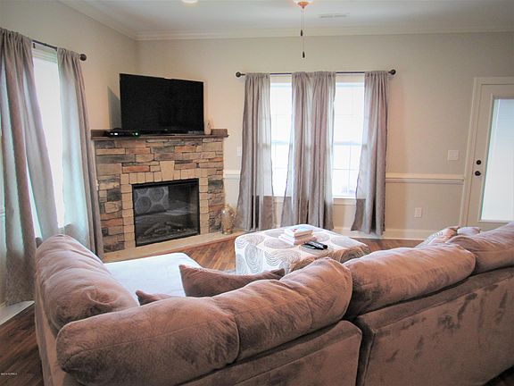 3rd image of 1639 Cambria Drive #A