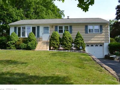 10 Ida Ln, West Haven, CT, 06516