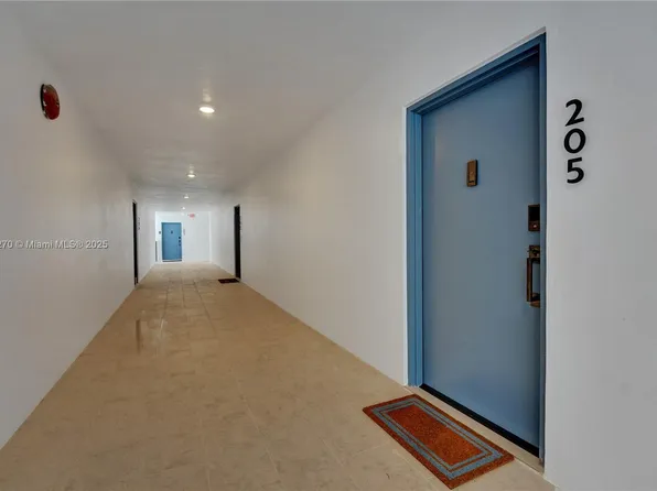 101 Ocean Lane Dr APT 205, Key Biscayne, FL 33149
