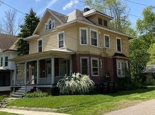 207 S McLean St, Bloomington, IL 61701