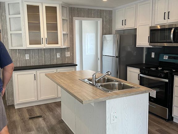 5th image of 9607 Graceland Dr #9607