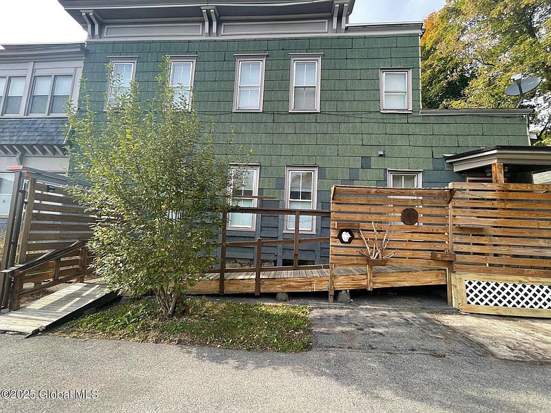 3rd image of 64 Forbes Street
