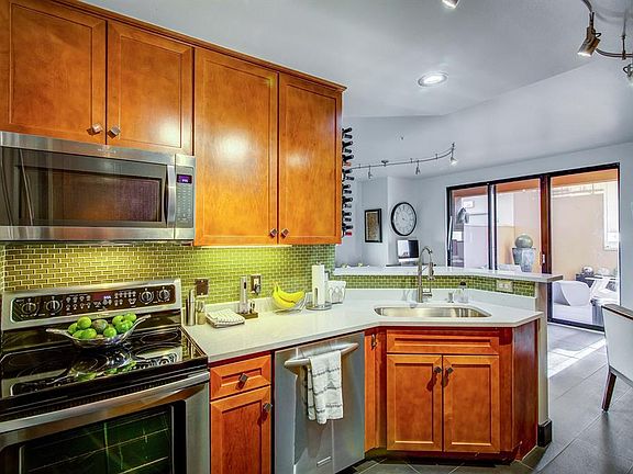 5th image of 330 Las Colinas Blvd #610