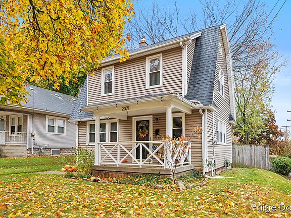 2nd image of 2071 Coit Ave NE
