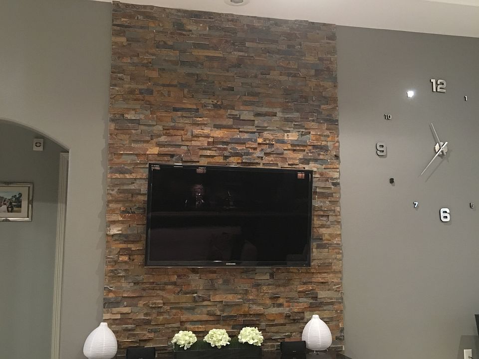 1st image of 593 Winnipeg Ave