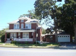 5849 Lemon St, East Petersburg, PA 17520