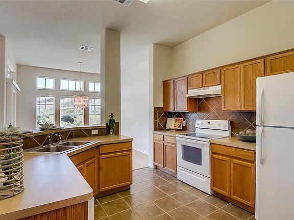 4th image of 20913 Waterside Dr #10