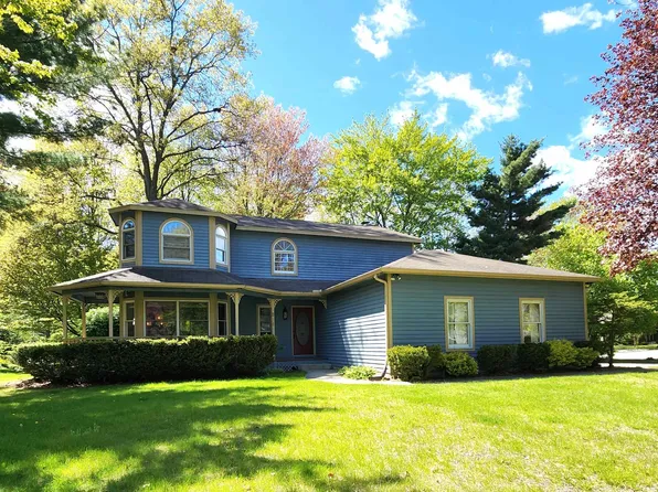 2529 Brookwood Dr, Midland, MI 48640