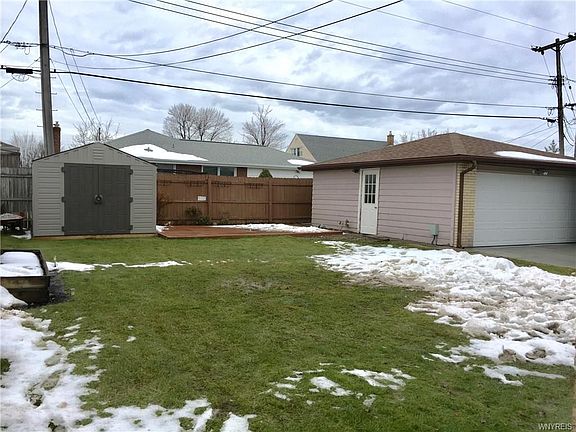 4th image of 94 Diane Dr