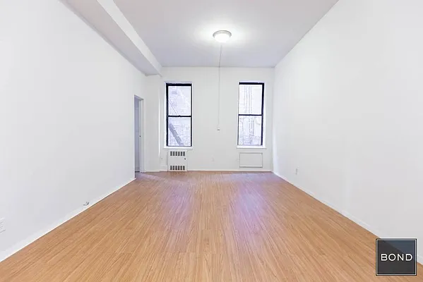 Rented by Bond New York | media 4